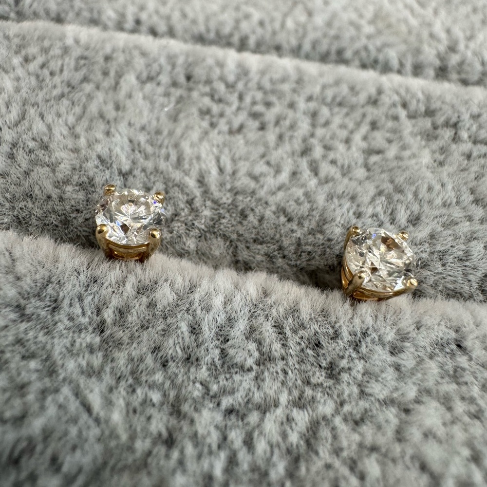14k yellow gold 1/2 cttw diamond studs